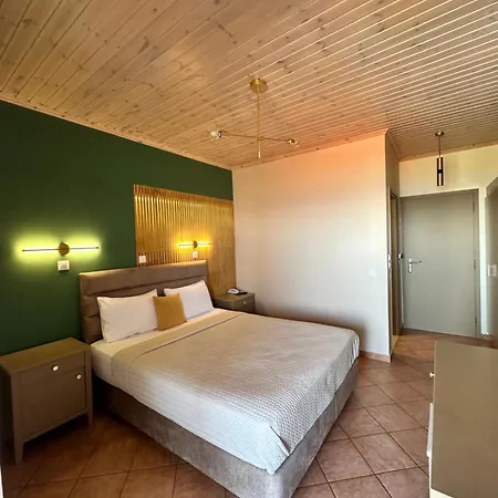 Hotel Semiramis 2*