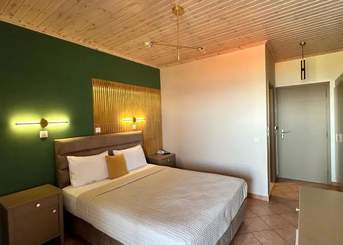 Ξενοδοχείο Semiramis 2*